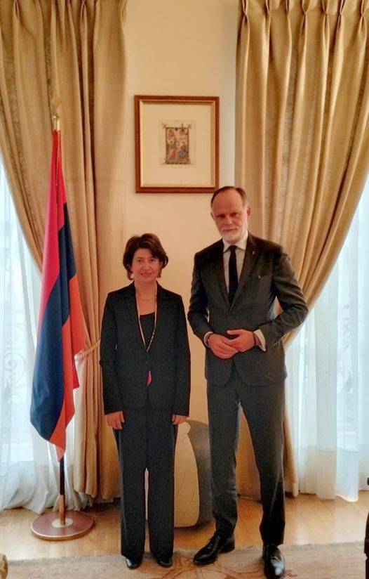 Ֆրանսիայում ՀՀ դեսպան Հասմիկ Տոլմաջյանի և Ֆրանսիայի նախկին վարչապետ Էդուար Ֆիլիպի հանդիպումը