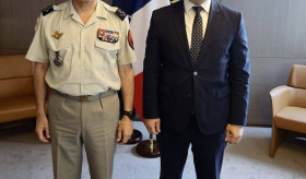 Ֆրանսիայում ՀՀ դեսպանի հանդիպումը Ֆրանսիայի Զինված ուժերի գլխավոր շտաբի պետ, բանակի գեներալ Տիերի Բյուրկարդի հետ