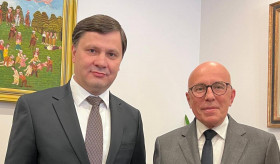 ՀՀ դեսպան Արման Խաչատրյանը հանդիպօւմը Նիցցայի նորընտիր քաղաքապետ Էրիկ Սիոտիի հետ