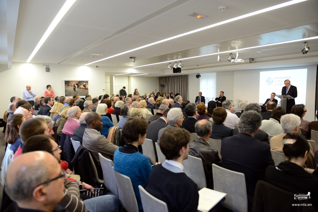 Conférence dédiée à la mémoire de Calouste Gulbenkian à Paris