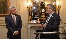 Le Président rencontre les membres des groupes d'amitié France-Arménie de l'Assemblée Nationale et du Sénat français