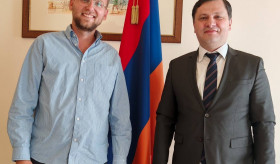 Ֆրանսիայում ՀՀ դեսպանը հանդիպել է Ժան-Շառլ Սամուելյան-Վերվին