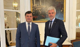 Դեսպան Խաչատրյանը հանդիպել է Լորան Վոքիեին