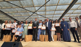 Դեսպան Խաչատրյանի մասնակցությունըՖրանսիայի Ռենսի (Le Raincy) քաղաքի «Դպրոցասեր» հայկական կրթահամալիրի շրջանավարտների դիպլոմների հանձնման հանդիսավոր արարողությանը
