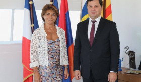 Դեսպան Խաչատրյանի հանդիպումը Բուշ-դյու-Ռոն դեպարտամենտի նախագահի հետ