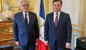 Դեսպան Խաչատրյանի հանդիպումը Ֆրանսիայի Սահմանադրական խորհրդի նախագահ Ռիշար Ֆերանի հետ