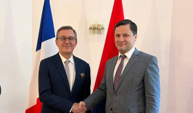 Ֆրանսիայի Եվրոպայի և արտաքին գործերի նախարարության Մայրցամաքային Եվրոպայի վարչության տնօրեն Բրիս Ռոքֆոյի՝ ՀՀ Բարեկամության շքանշանի հանձնման հանդիսավոր արարողությունը