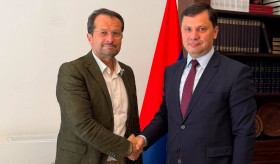 ՀՀ դեսպան Արման Խաչատրյանը դեսպանությունում ընդունել է &laquo;Carrefour&raquo; ցանցի միջազգային ապրանքների գծով տնօրեն Ռեժի Ֆրոդենին