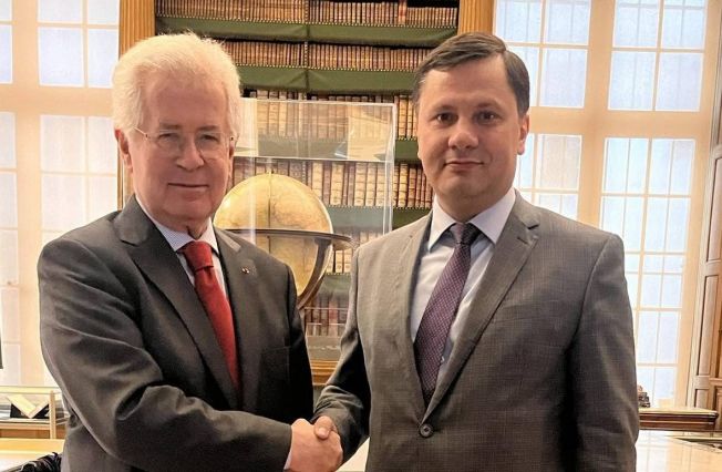 Rencontre de l'Ambassadeur d'Arm&eacute;nie en France avec le pr&eacute;sident de l&rsquo;Institut de France et pr&eacute;sident de l&rsquo;Acad&eacute;mie des sciences morales et politiques